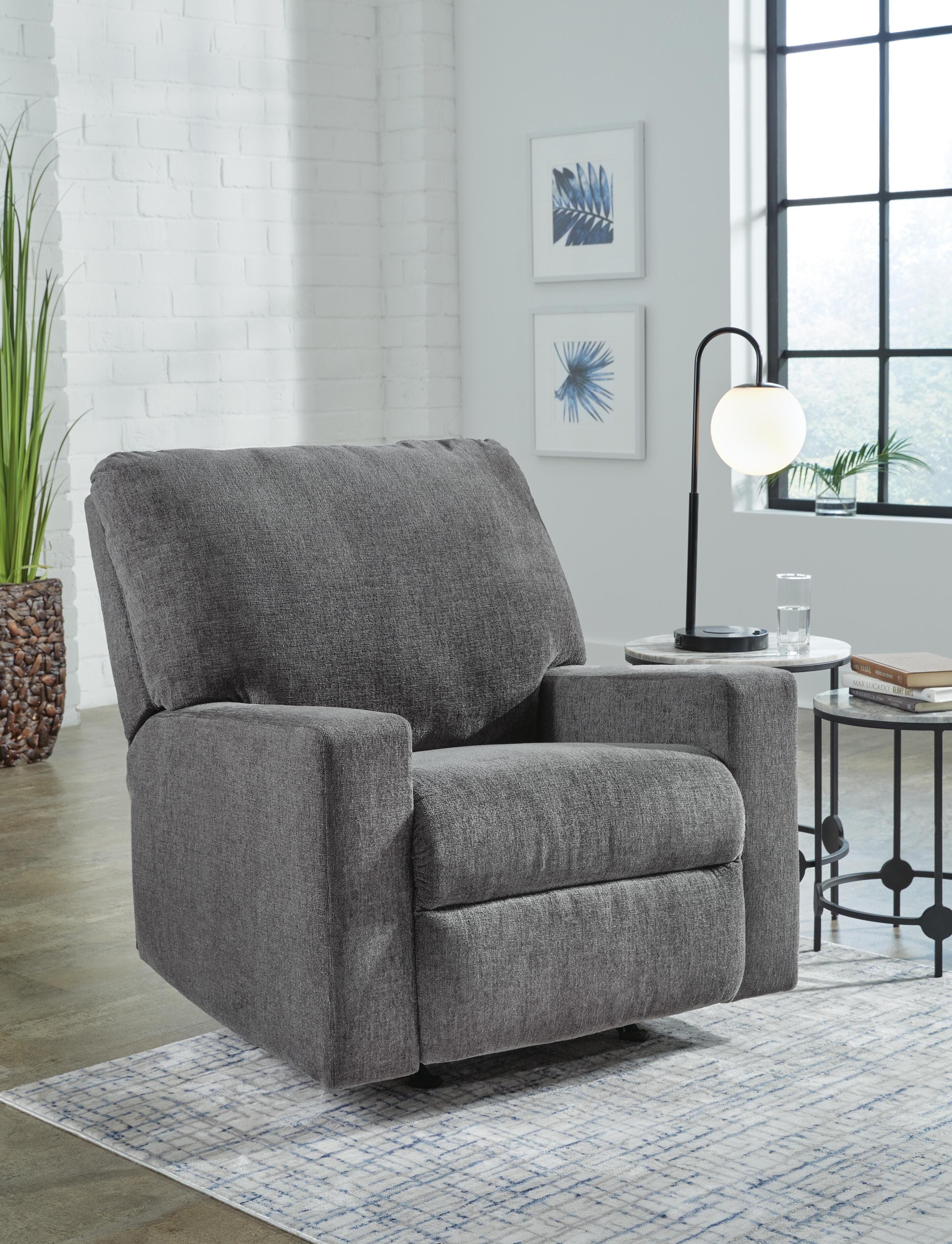 Rannis Recliner