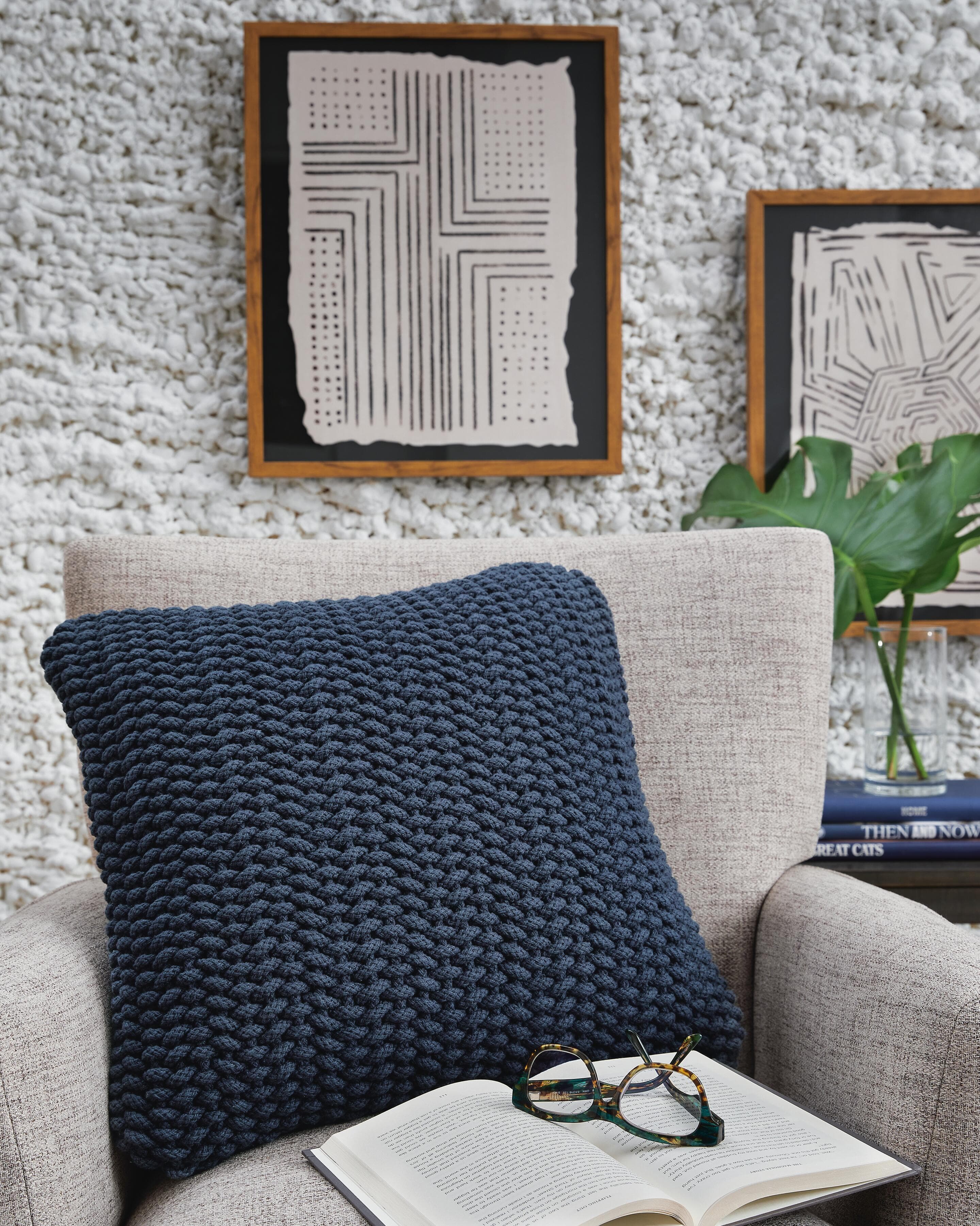 Renemore Pillow (set of 4)
