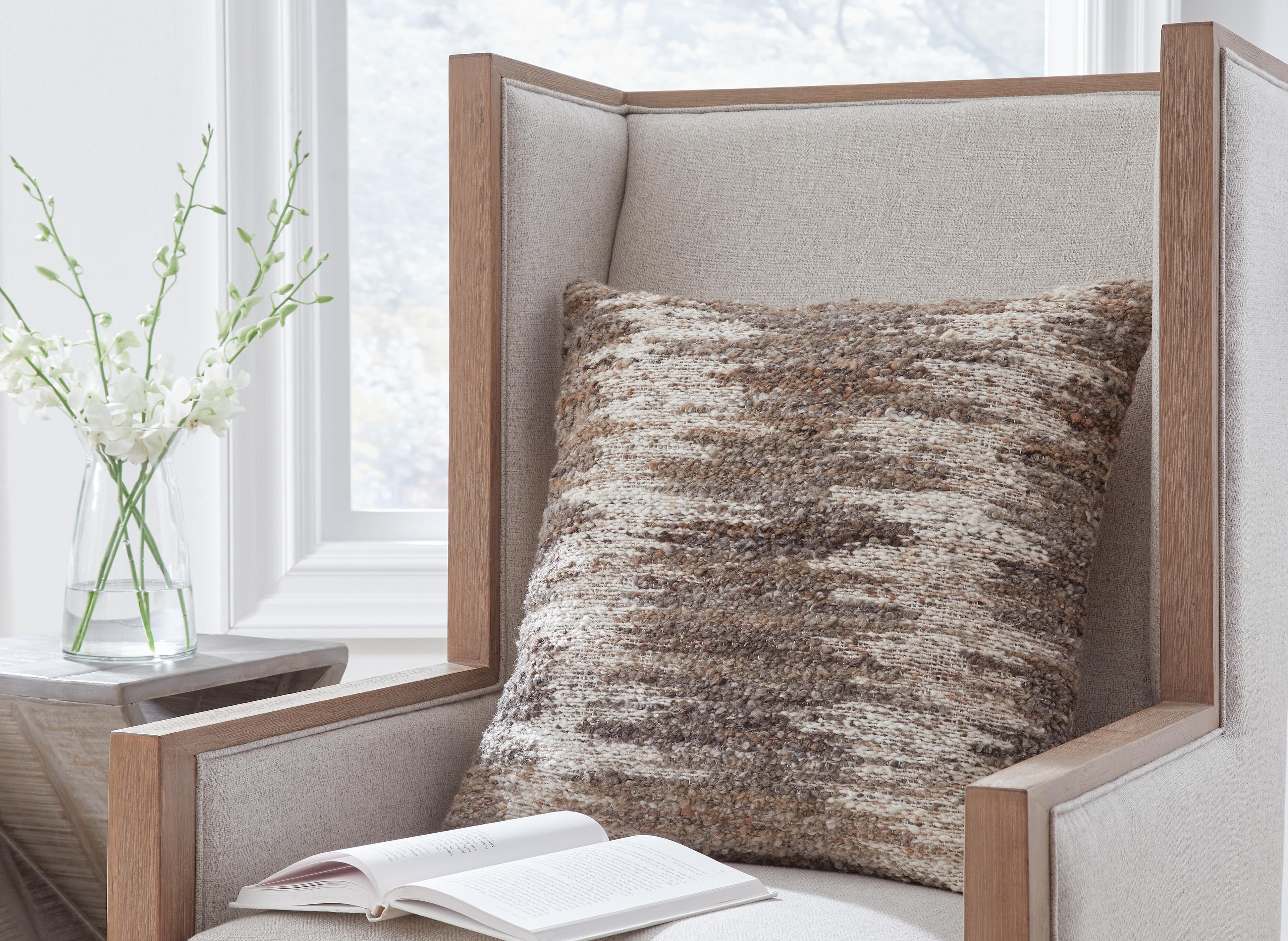 Nealton Pillow (set of 4)