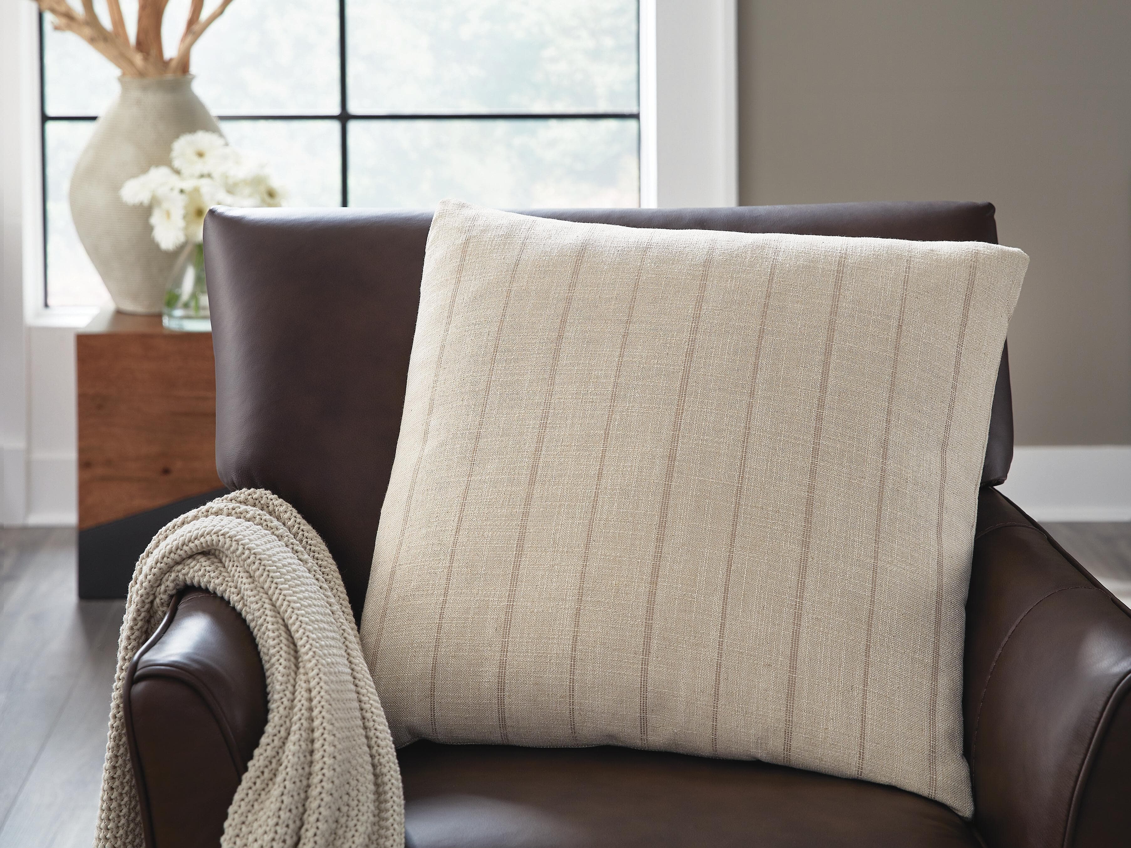 Valwick Pillow (set of 4)