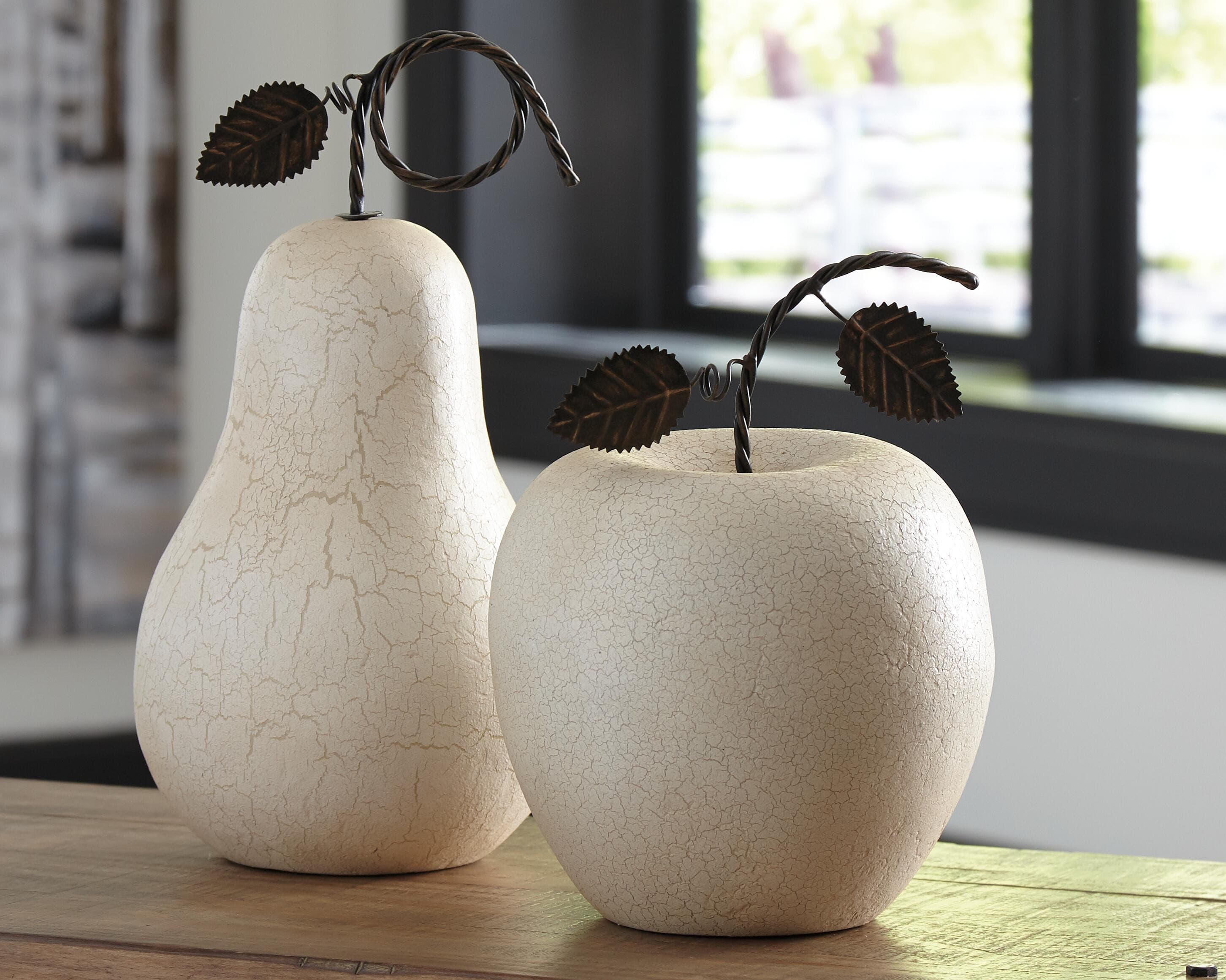 Bidelia Sculpture (set of 2)