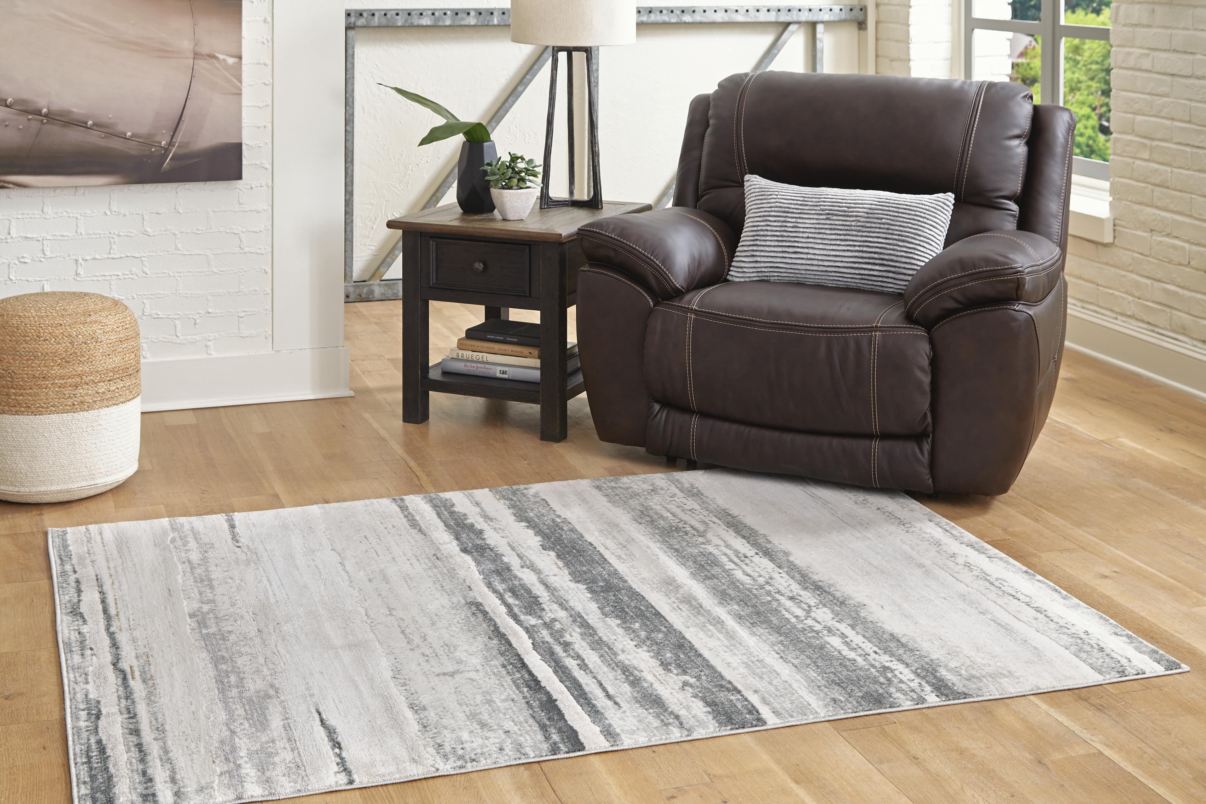 Abanett 5'3" X 7'3" Rug