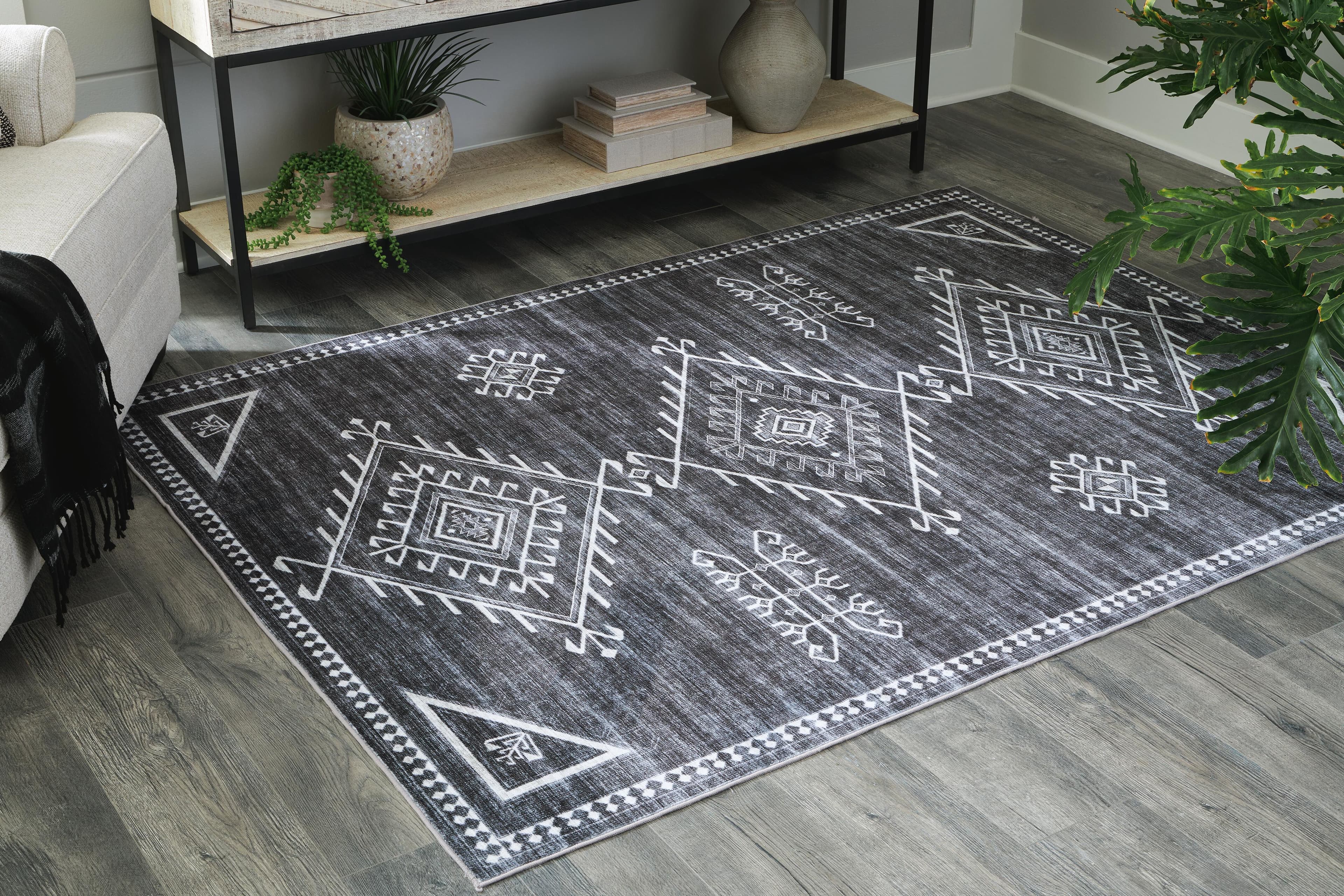 Arloman 5' X 7' Washable Rug