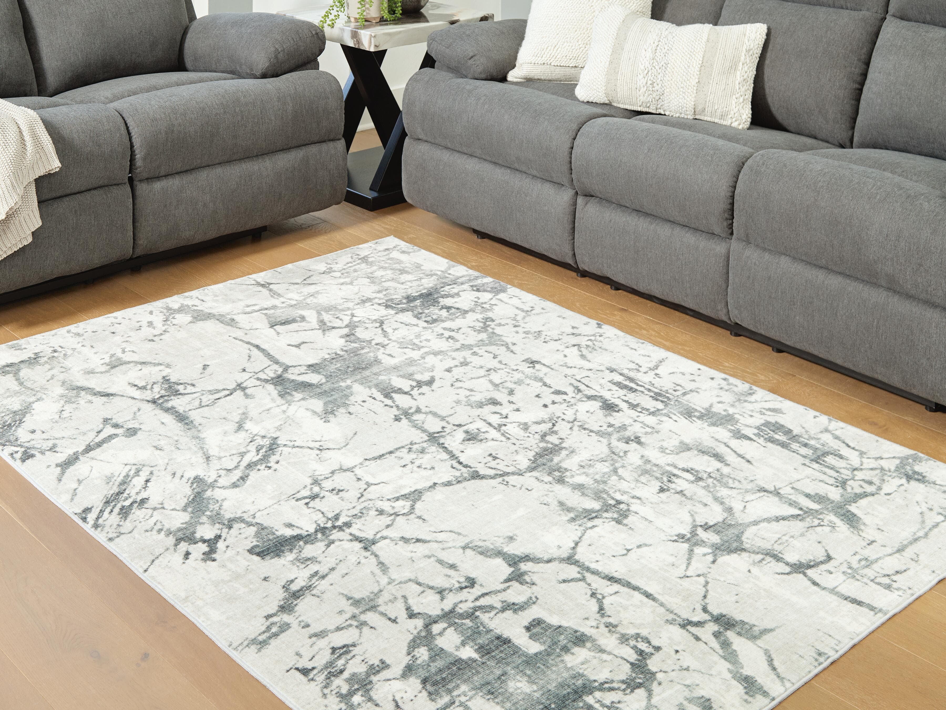 Tobinbury Washable 5' X 7' Area Rug