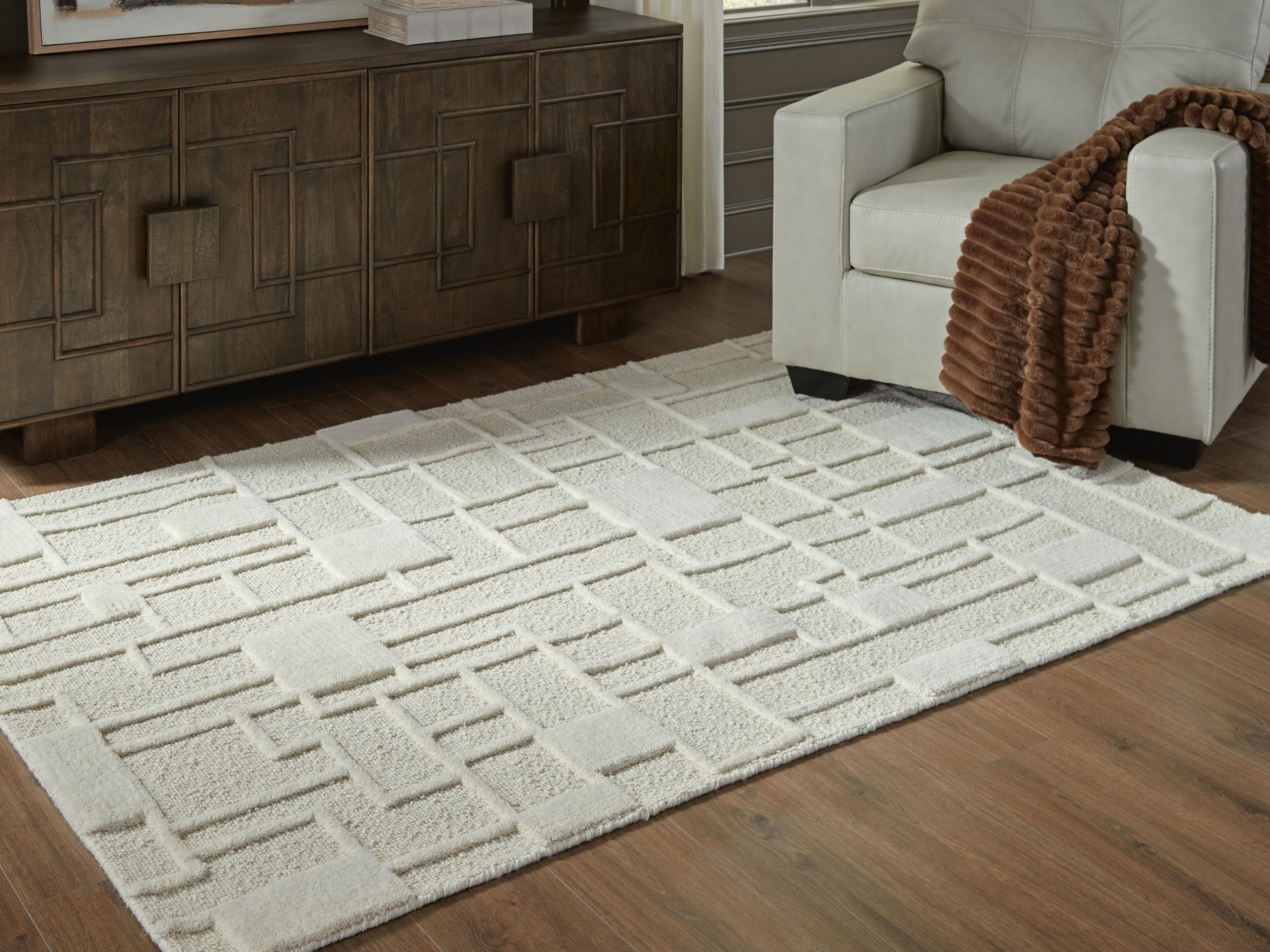 Empriss 5' X 7' Area Rug