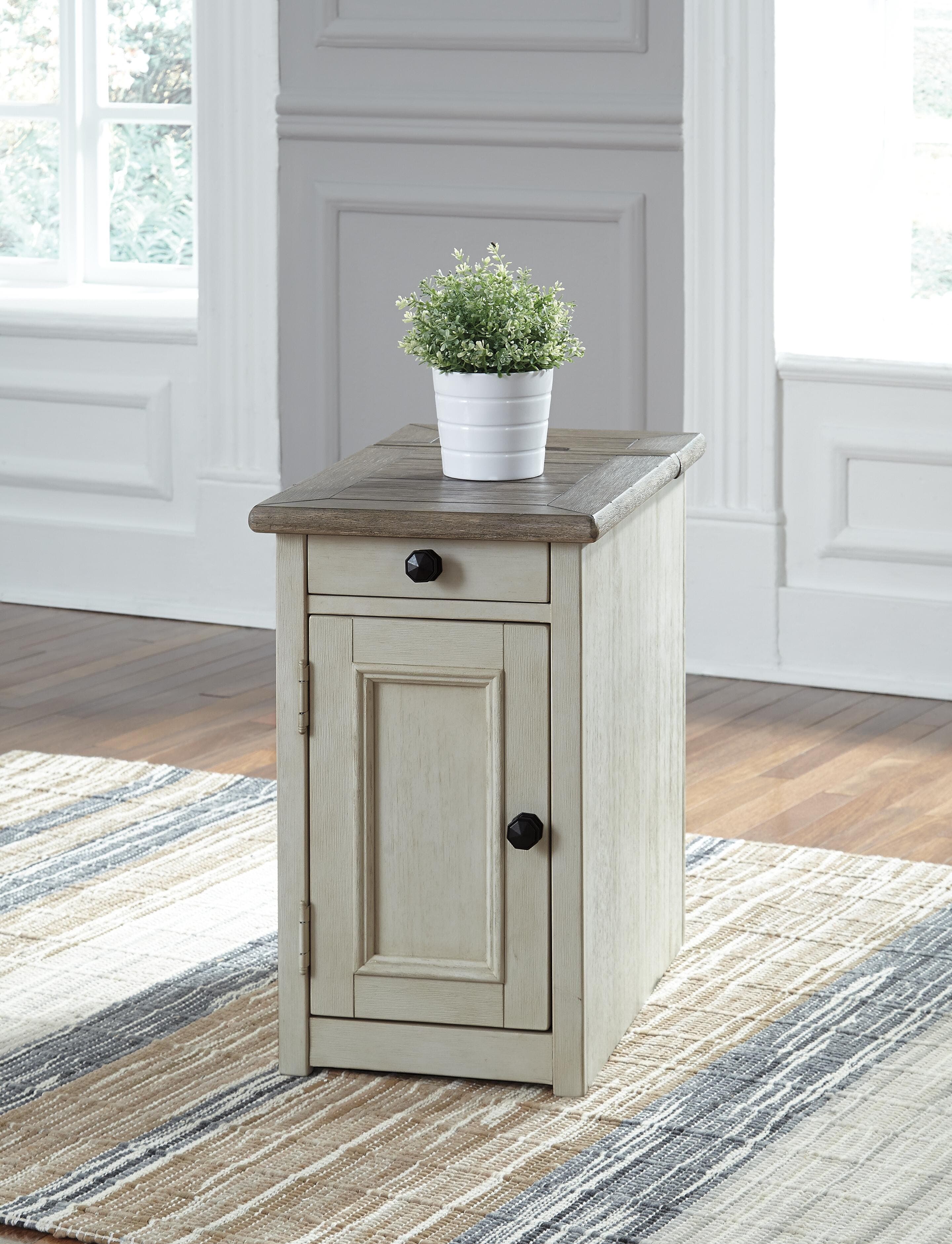 Bolanburg Chairside End Table (USB + Outlets)