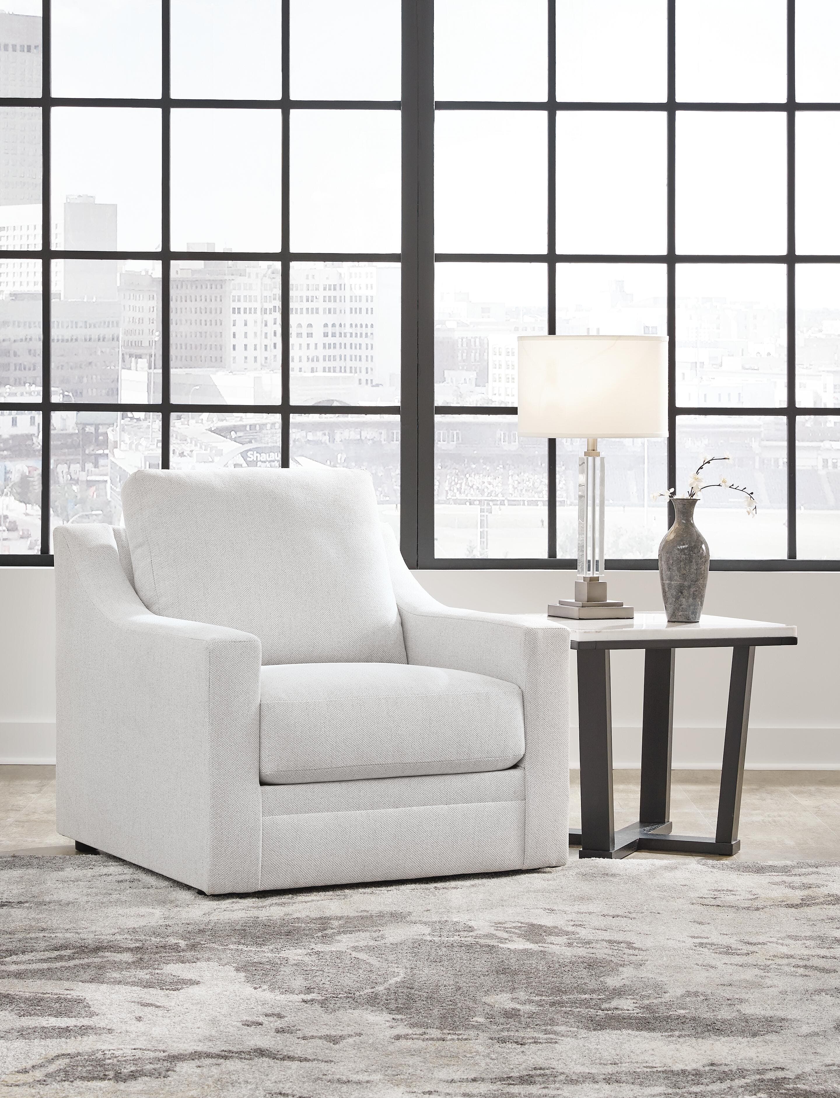 Maitelynn Chair
