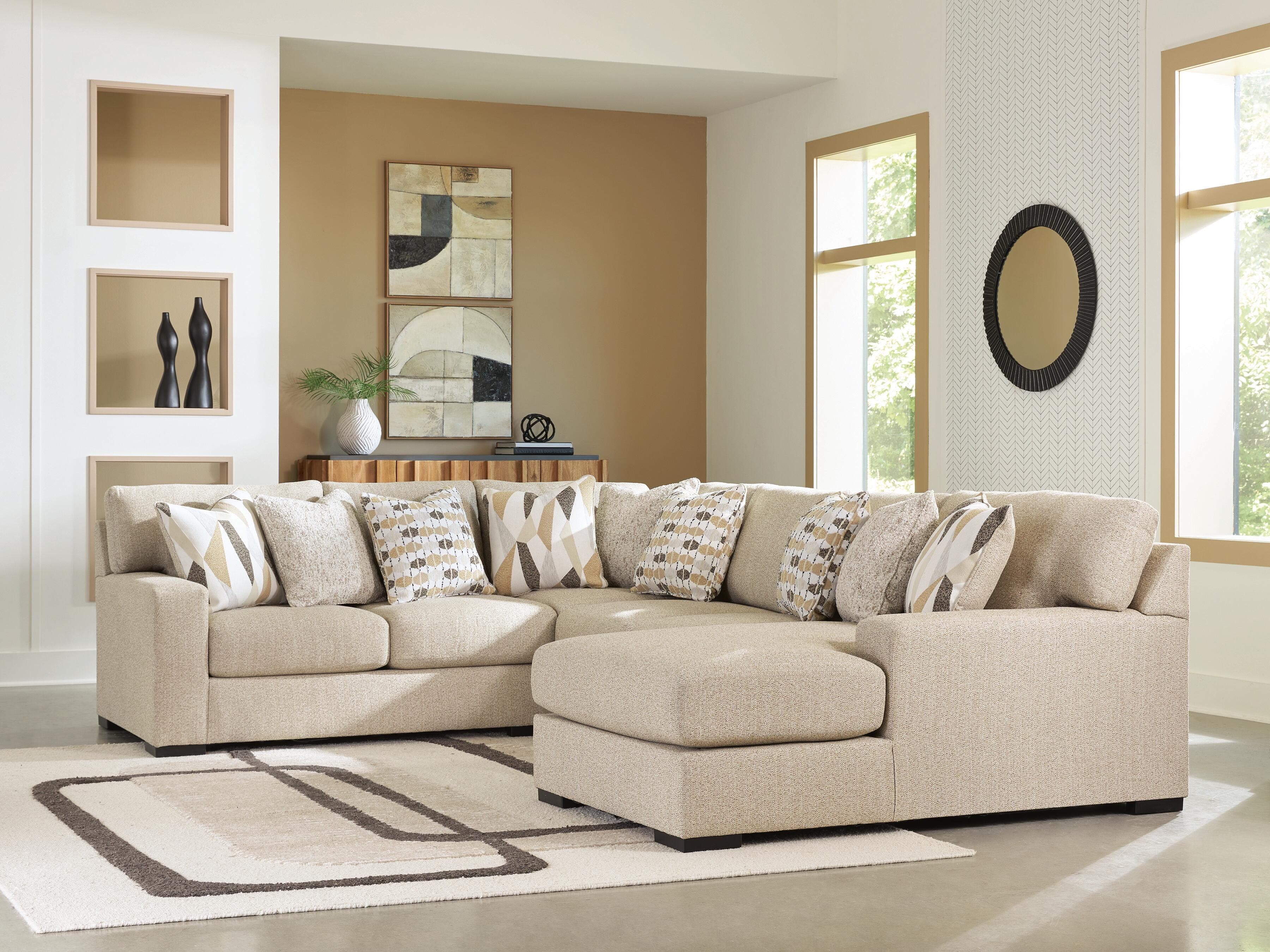 Laurelgrove 4-Piece Sectional with Chaise