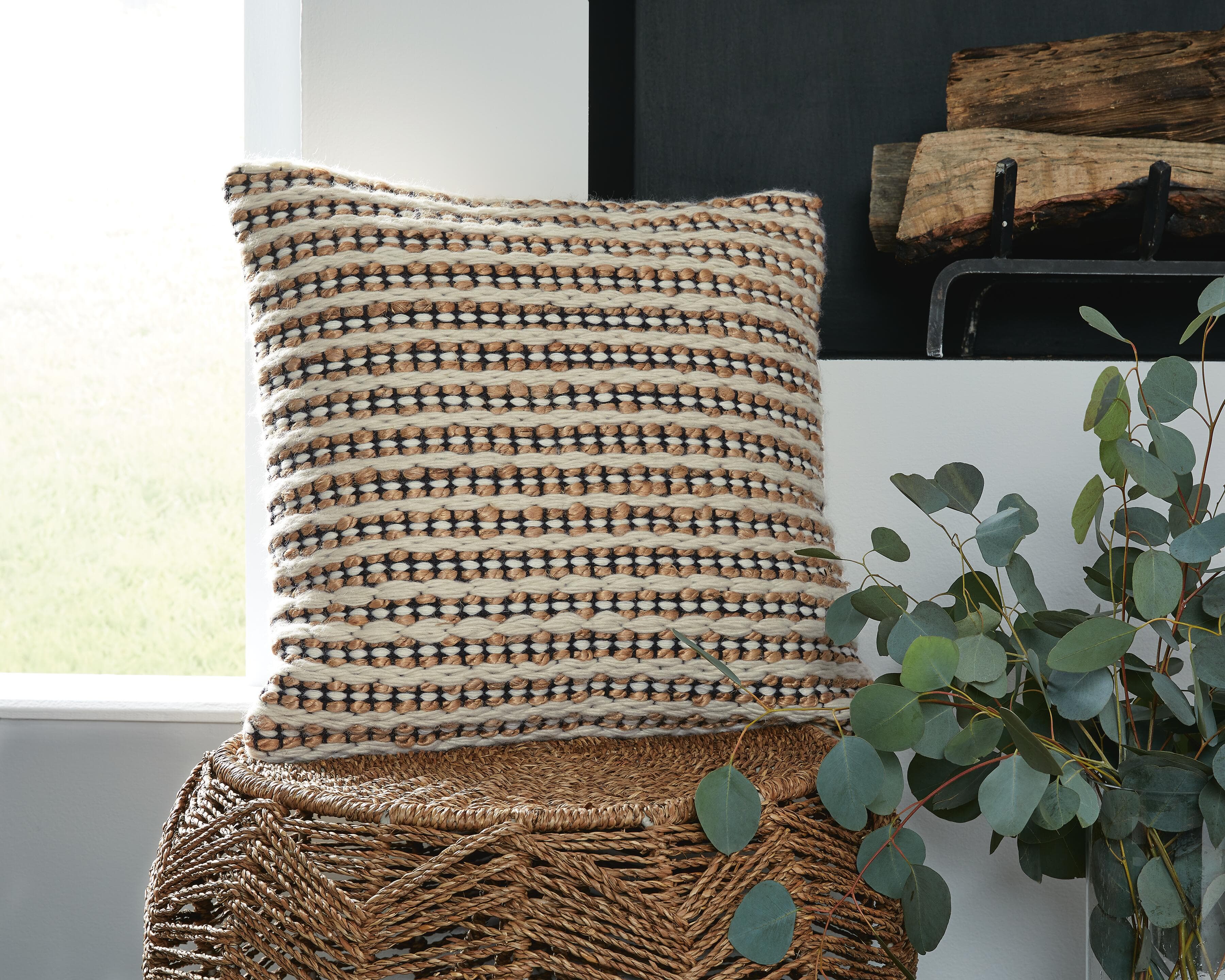 Nealington Pillow (set of 4)