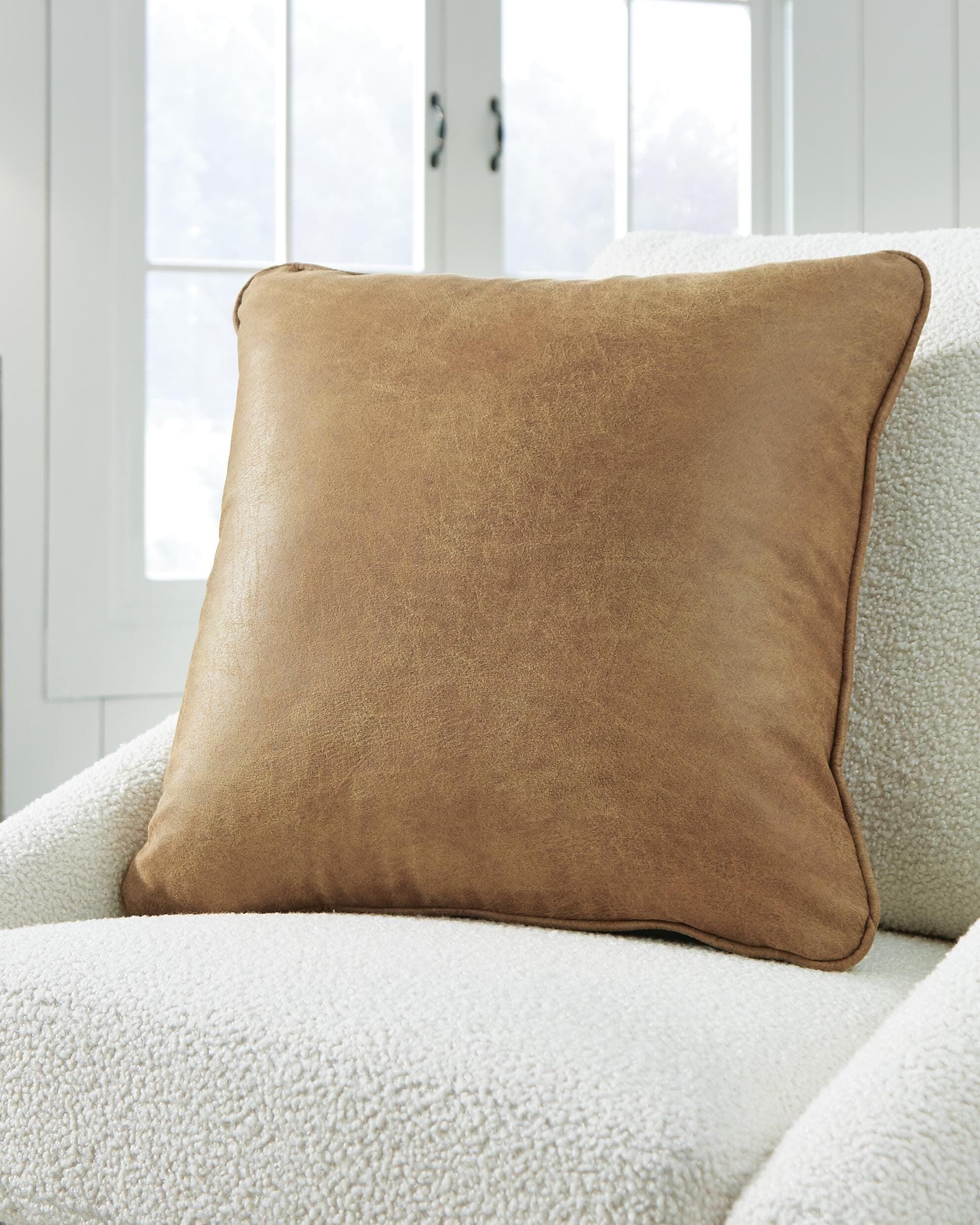 Cortnie Pillow (set of 4)