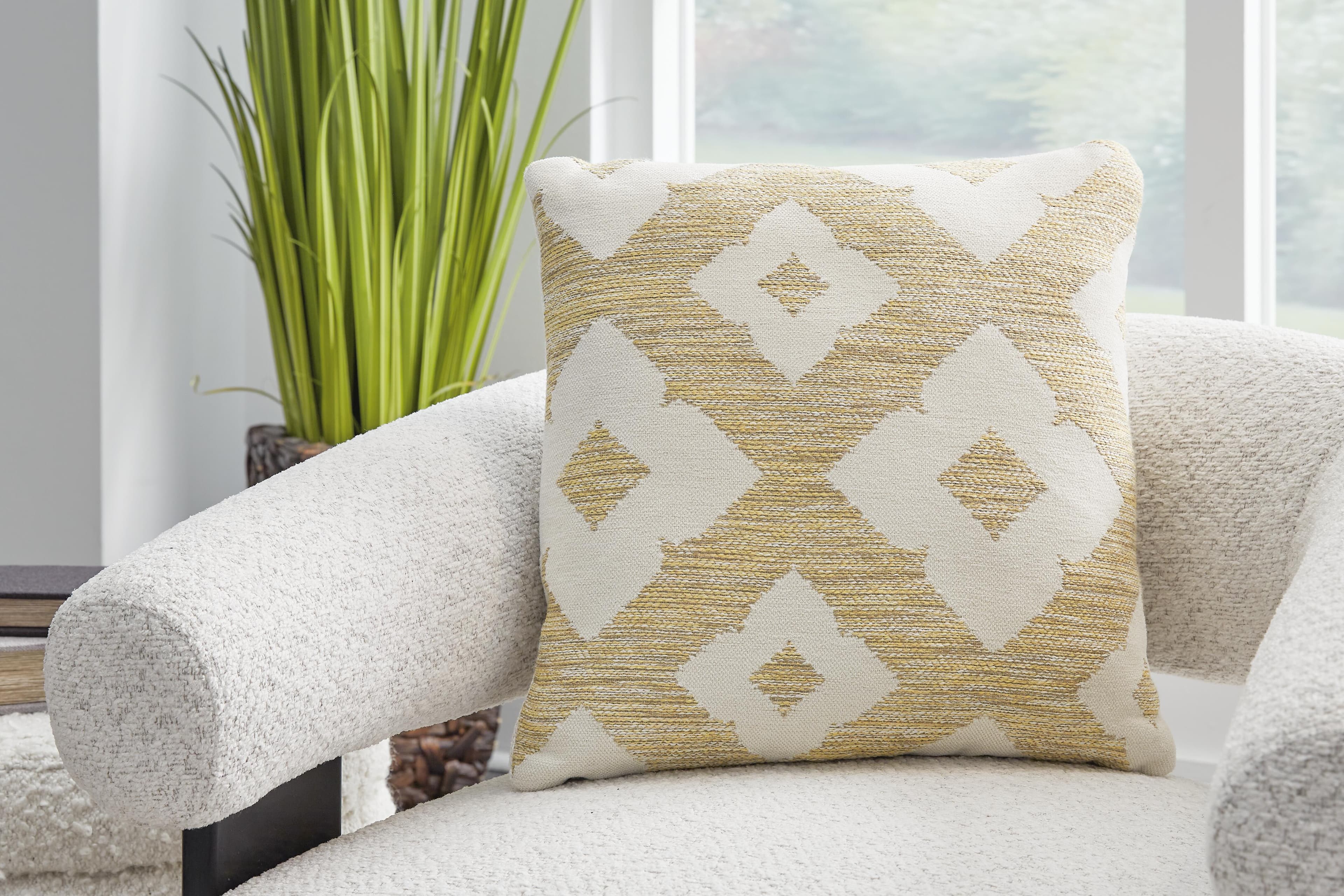 Brockner Next-gen Nuvella Pillow (set of 4)