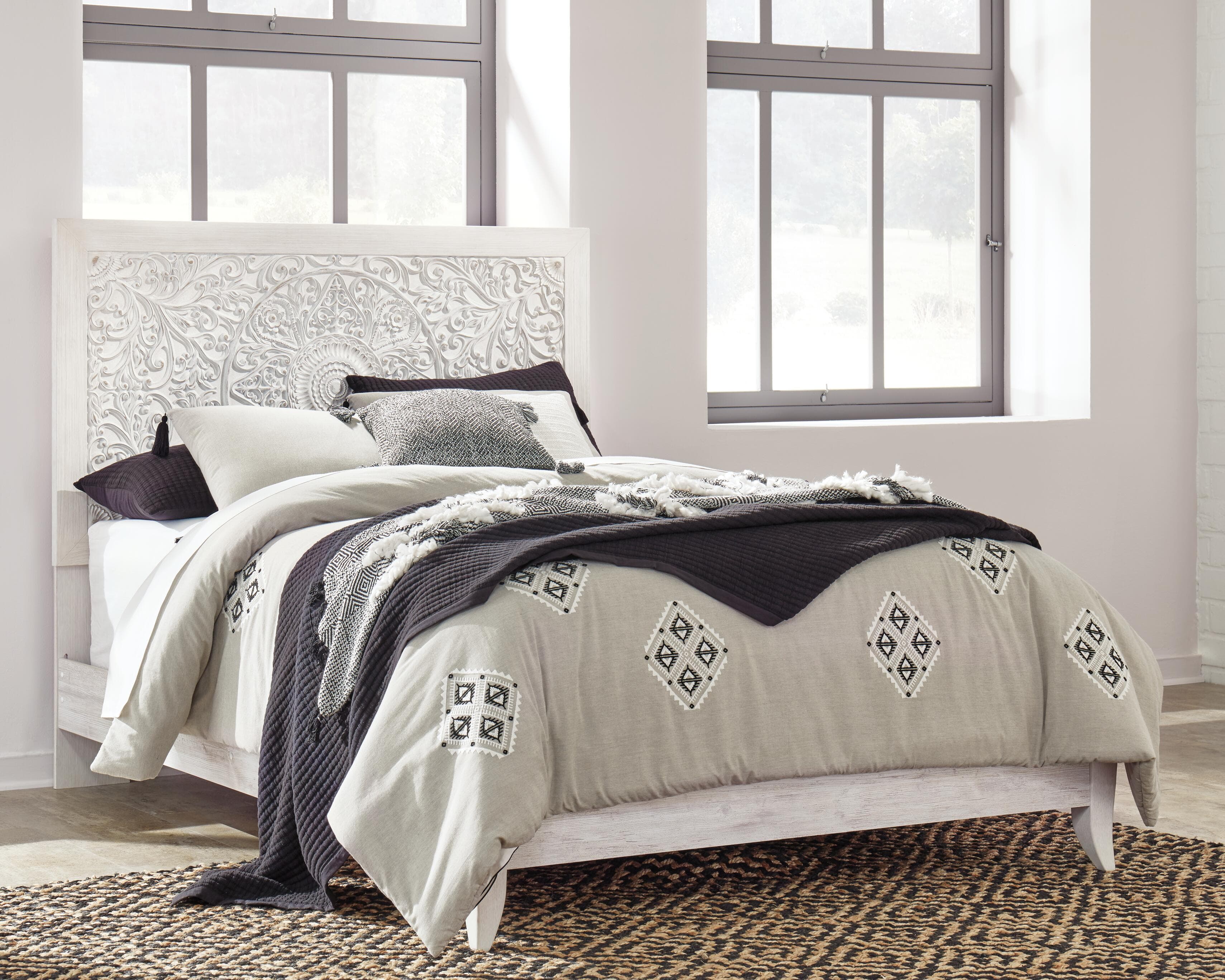 Paxberry Queen Panel Bed and 2 Nightstands
