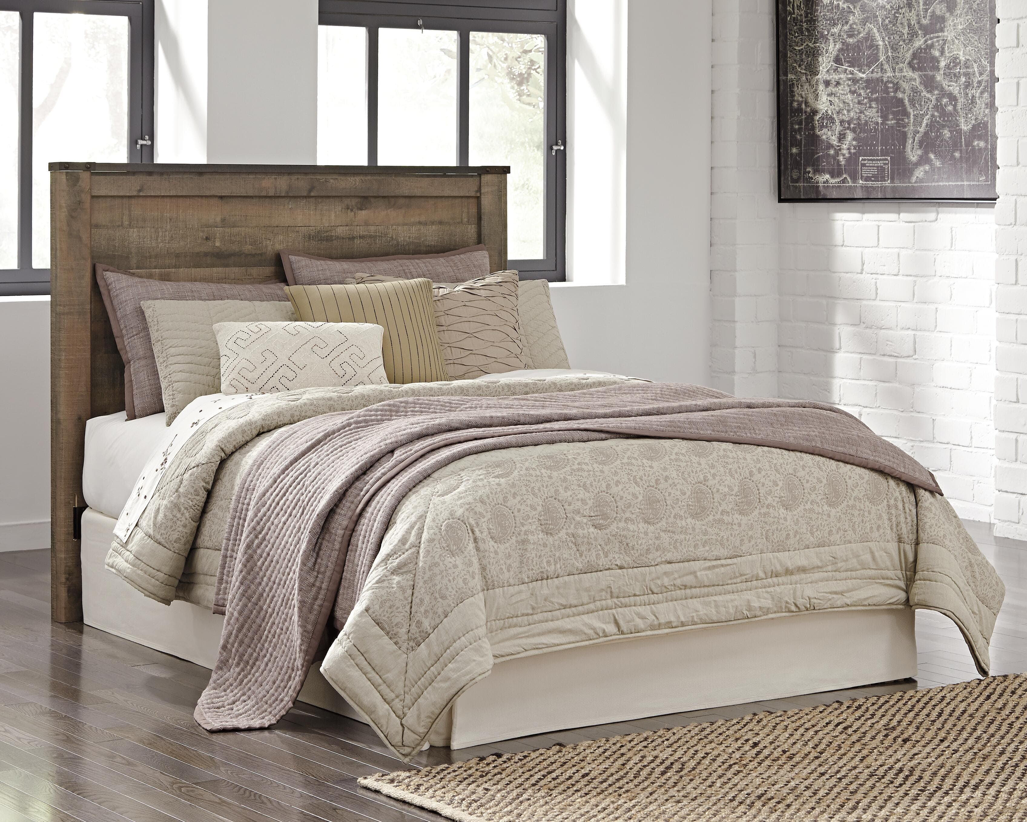 Trinell Queen Panel Bed