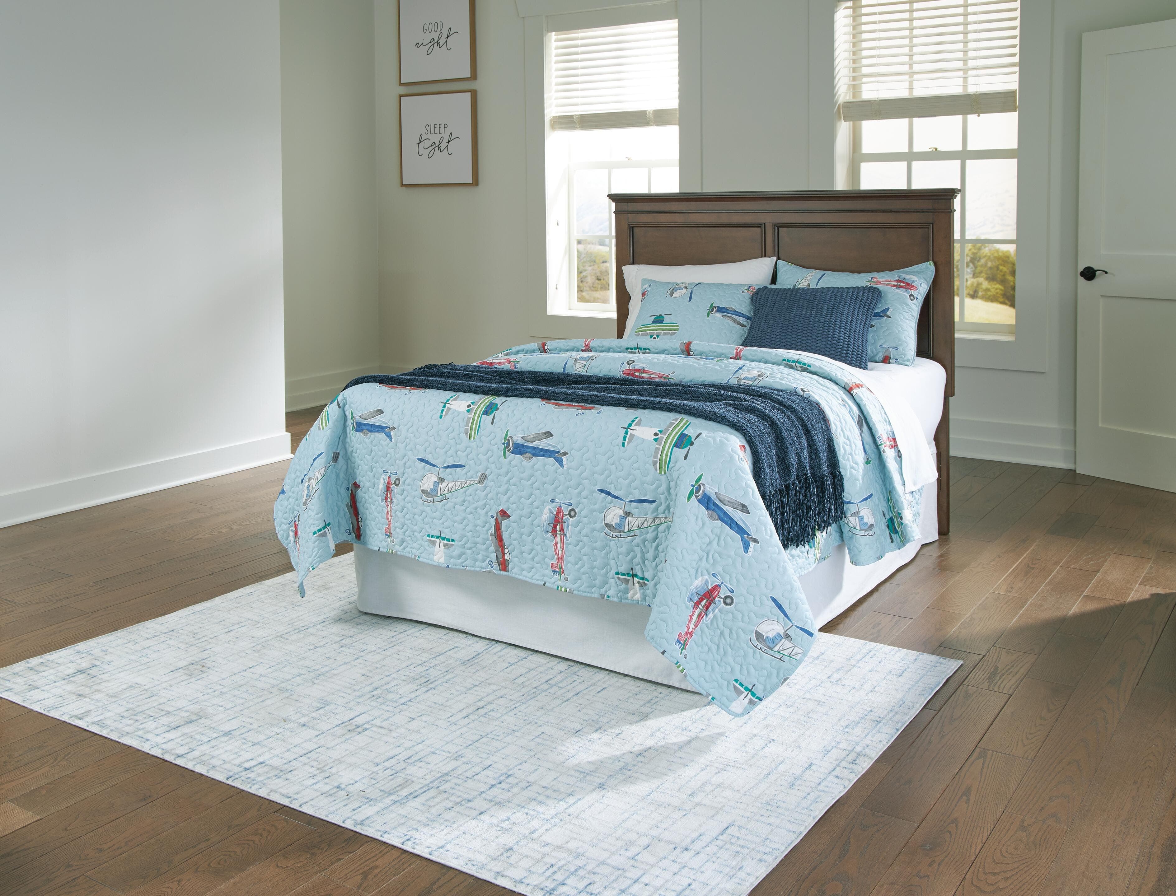 Danabrin Full Panel Bed