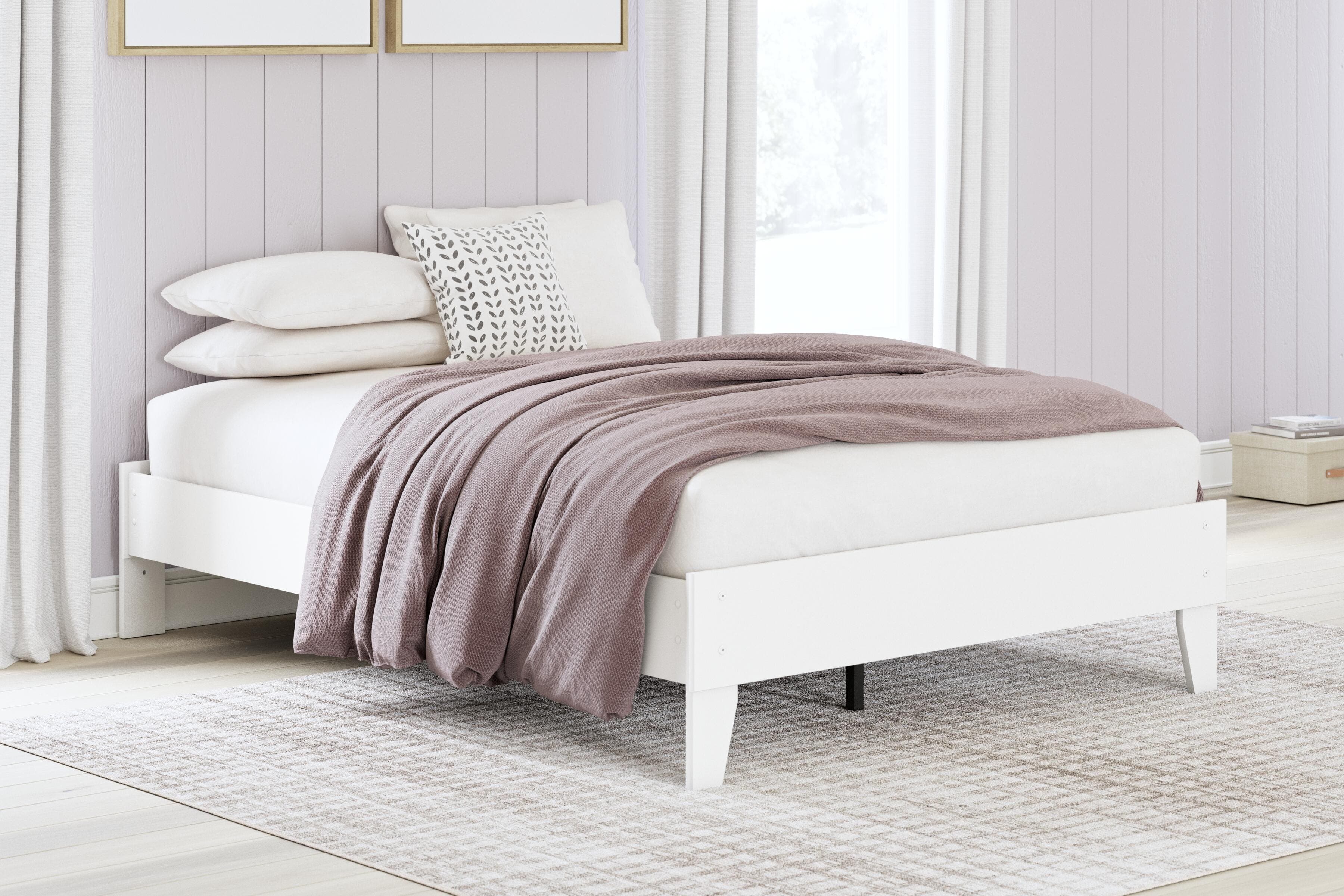 Hallityn Full Panel Platform Bed