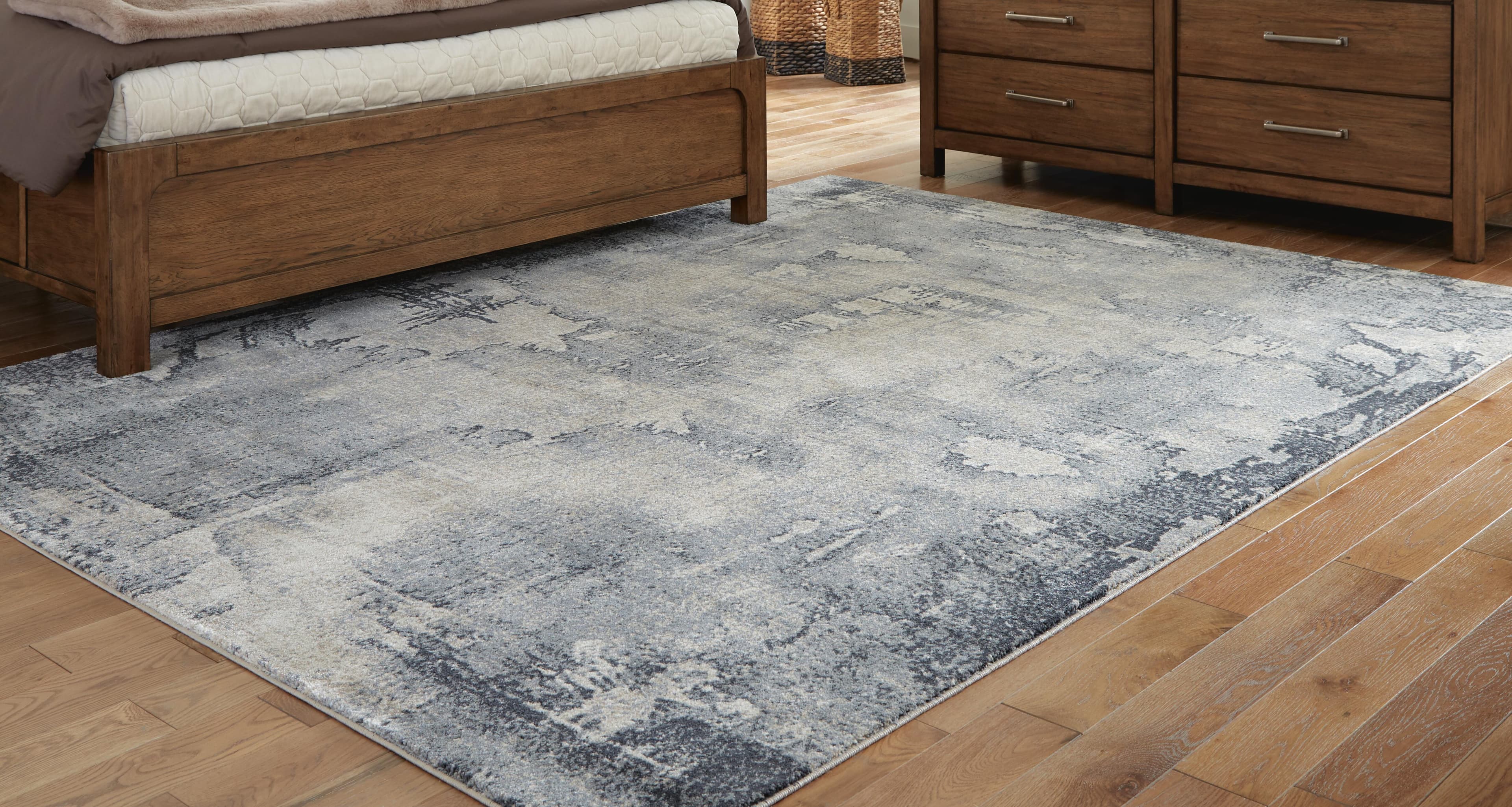 Langrich 5'3" X 7'3" Rug