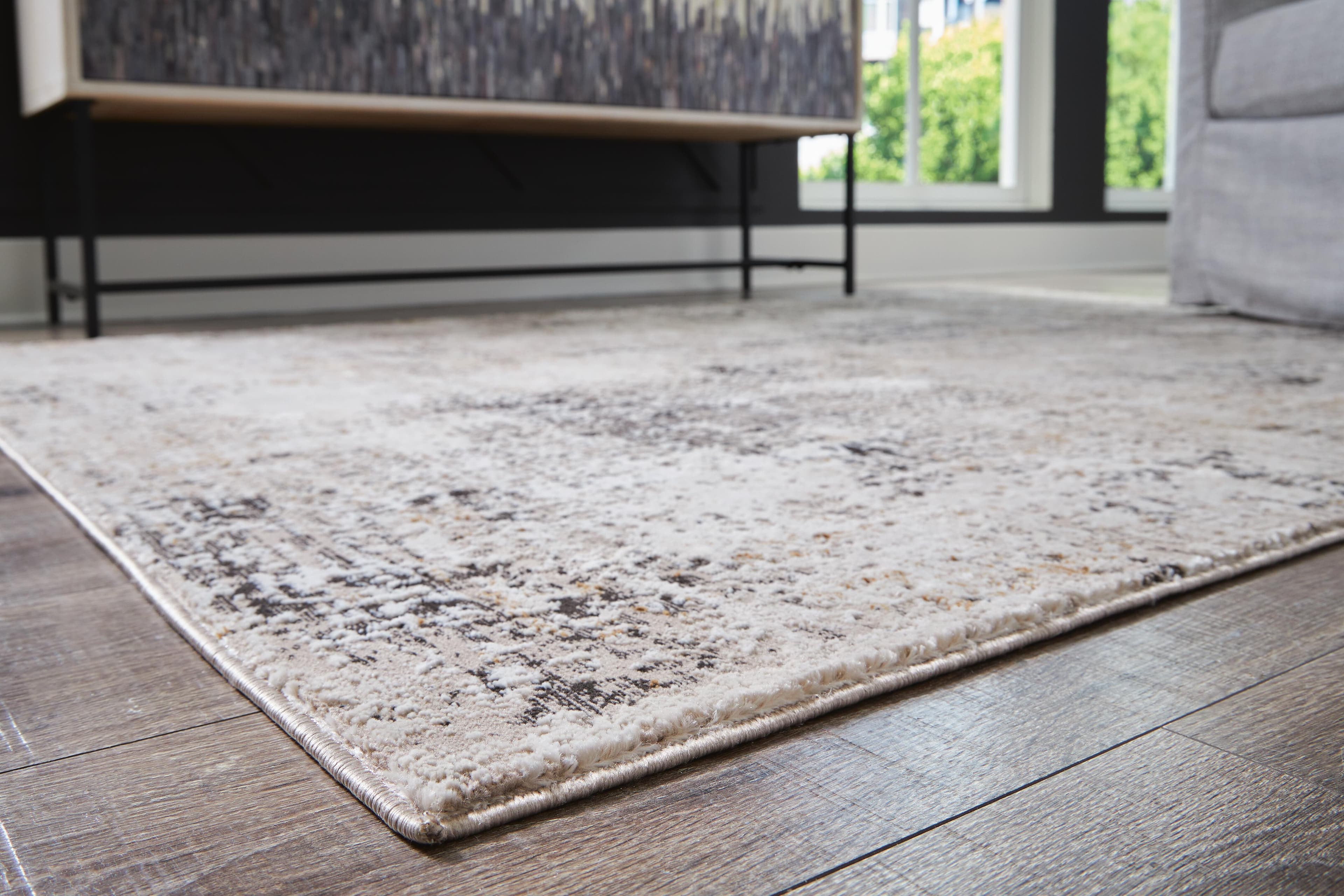 Elaning 8' X 10' Rug