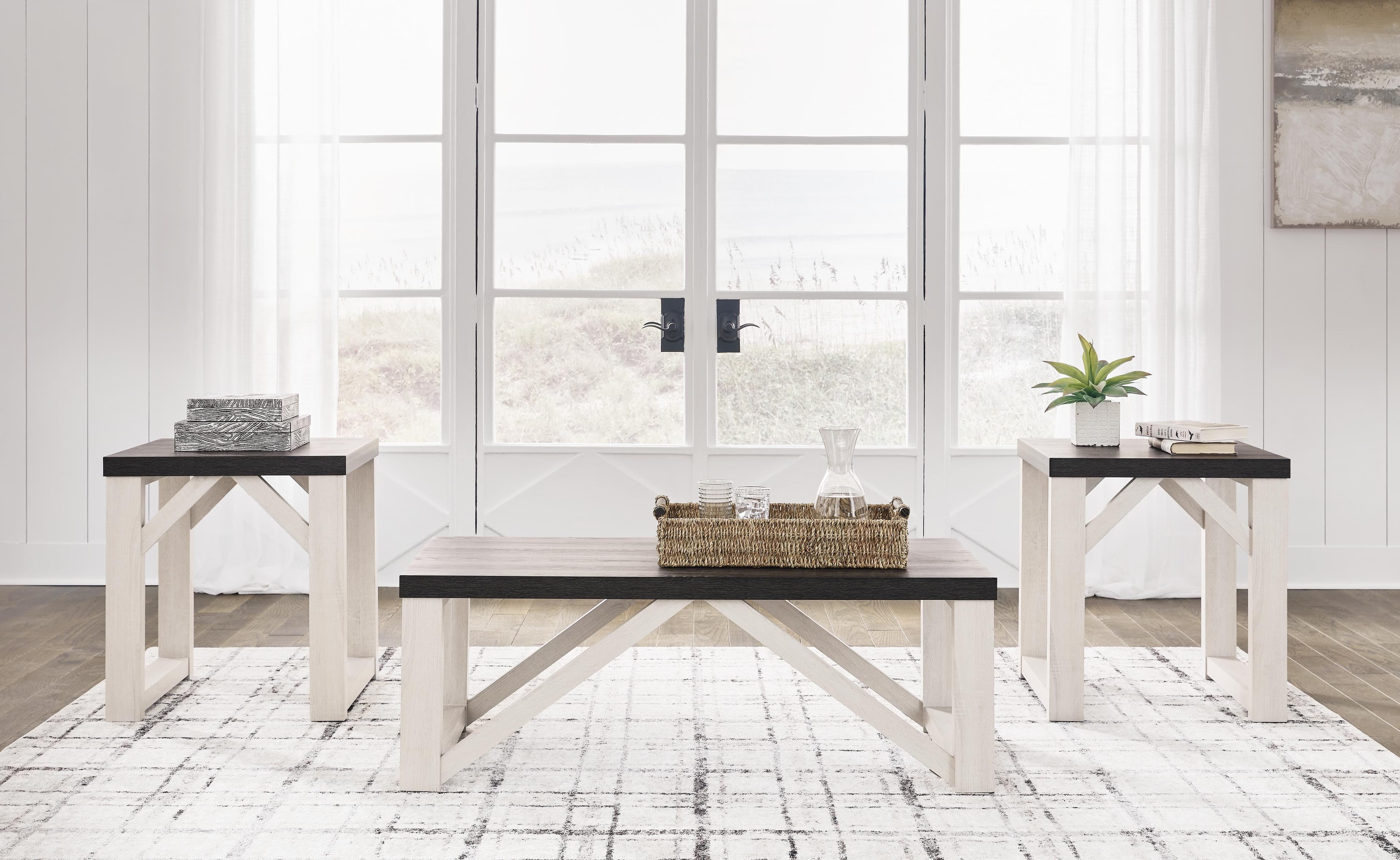 Dorrinson Table (set of 3)