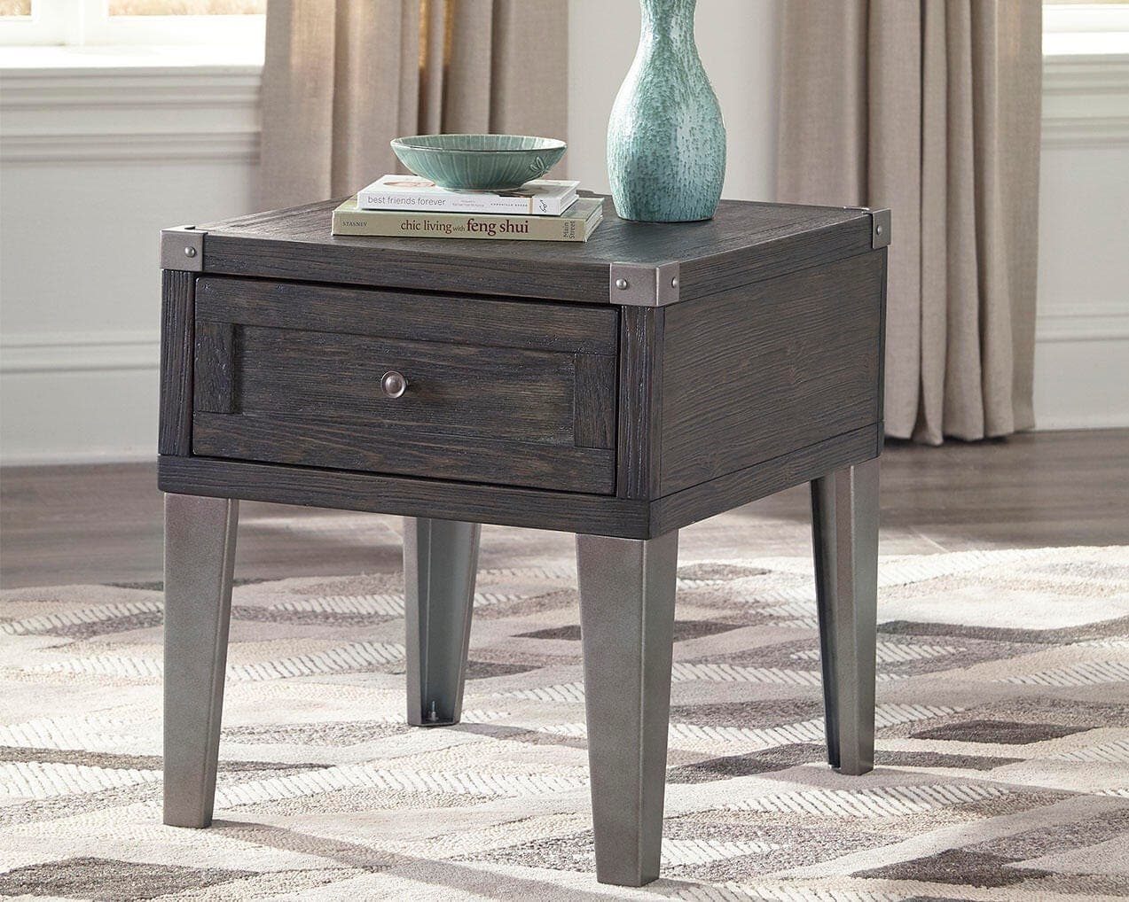 Todoe End Table with Usb Ports & Outlets